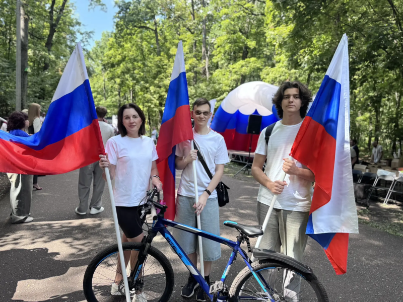 Филиал РГАИС в г. Пензе принял участие в традиционном велопараде «Триколор»